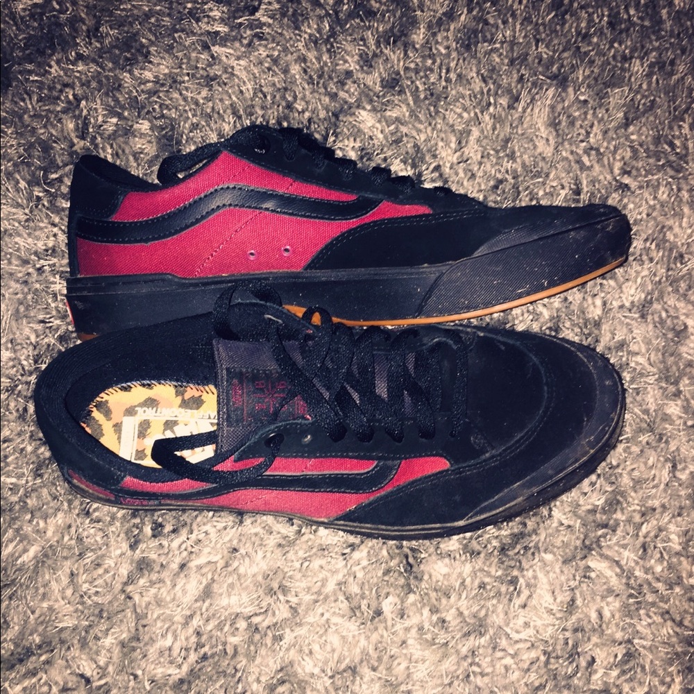 VANS BERLE PRO PUNK BLACK/BEET RED